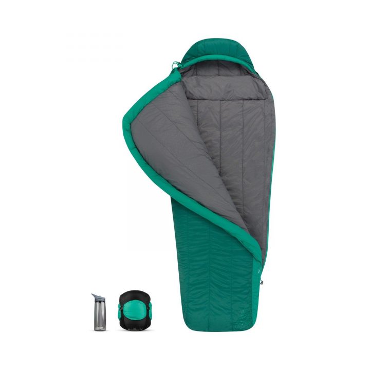 warm sleeping bag for rent in puerto natales for torres del paine in chile